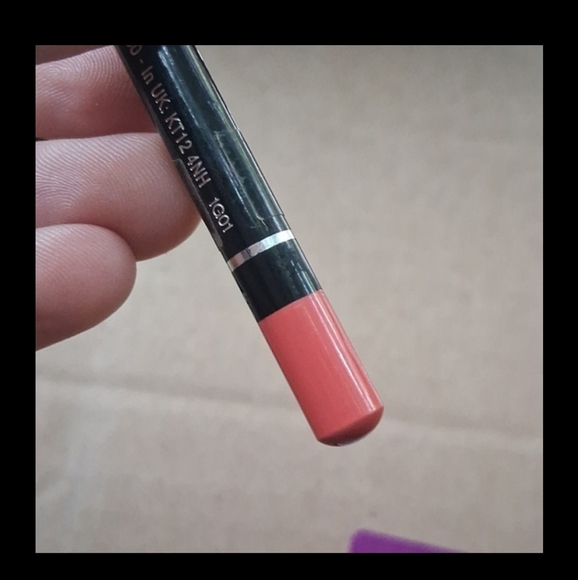 Givenchy NWOB Coral Lip Liner - Picture 3 of 4